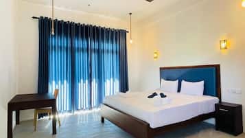 Deluxe Double Room, Balcony, Garden View