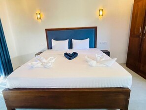 Deluxe Double Room, Balcony, Garden View
