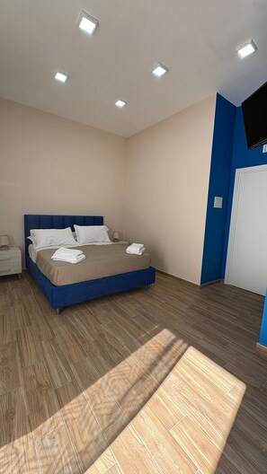 Desk, laptop workspace, free WiFi - PARTENOPE NAPOLI SUITES (Napoli)