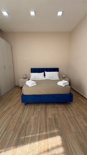 Desk, laptop workspace, free WiFi - PARTENOPE NAPOLI SUITES (Naples)
