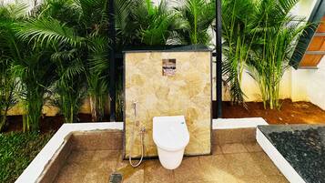 Luxury Studio Suite, Balcony, Pool View | Property grounds