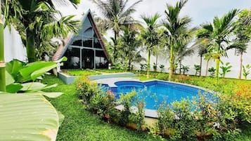 2 indendørs pools, udendørs pool