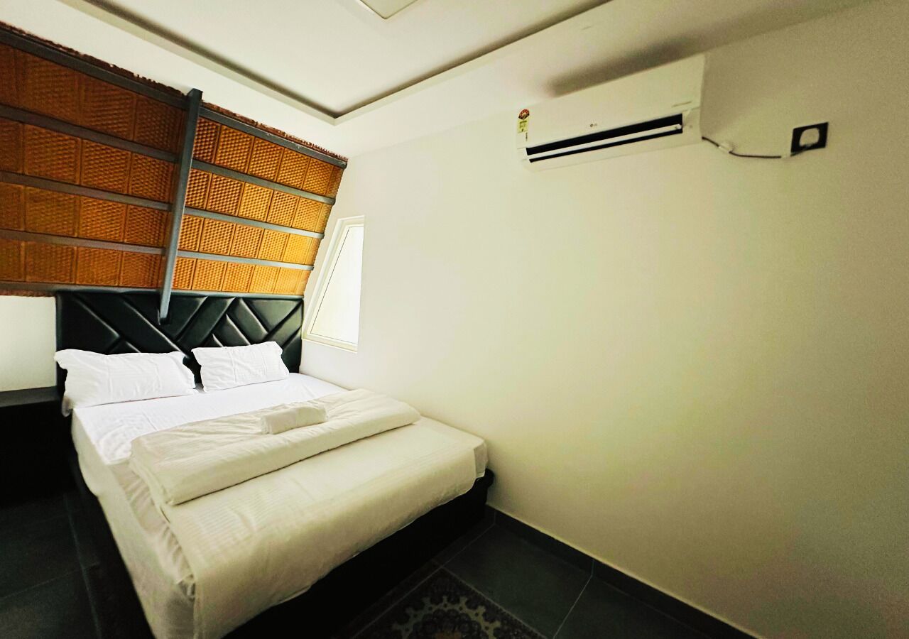 ห้องลักซ์ชัวรี่สตูดิโอสวีท, ระเบียง, วิวสระว่ายน้ำ | ห้องเก็บเสียง, Wi-Fi ฟรี
