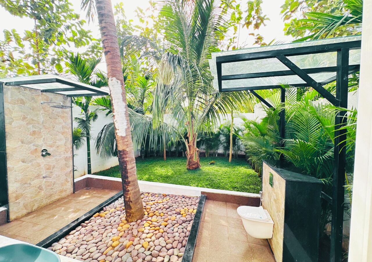 Luxury Studio Suite, Balcony, Pool View | Property grounds