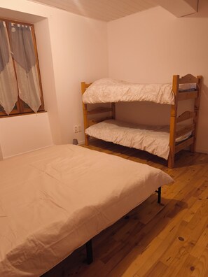2 bedrooms, iron/ironing board, travel crib, internet - La maison de la loue (Lods)