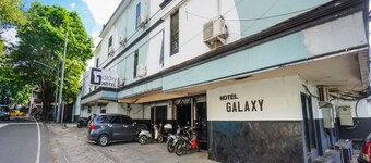 Cozzy Galaxy Hotel