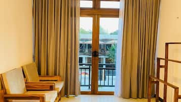 Deluxe Double Room, Garden View | Interior