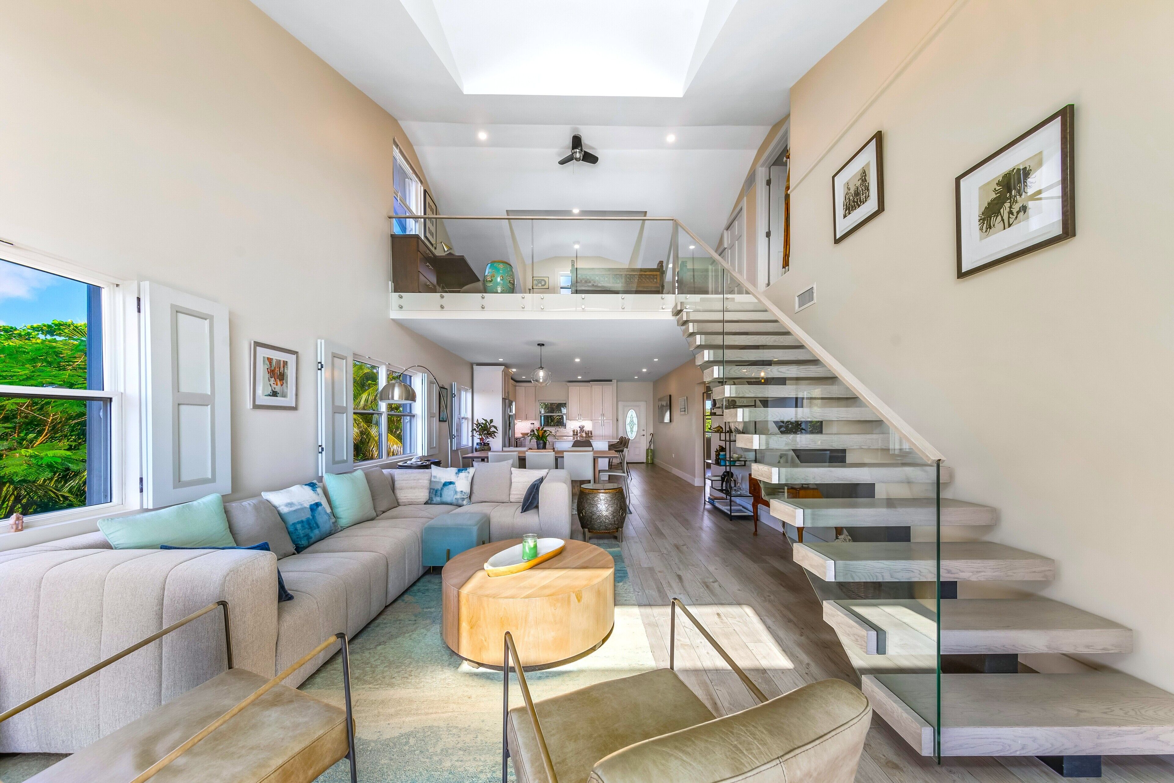 Luxe penthouse, 3 slaapkamers, uitzicht op strand, aan het strand | Woonruimte