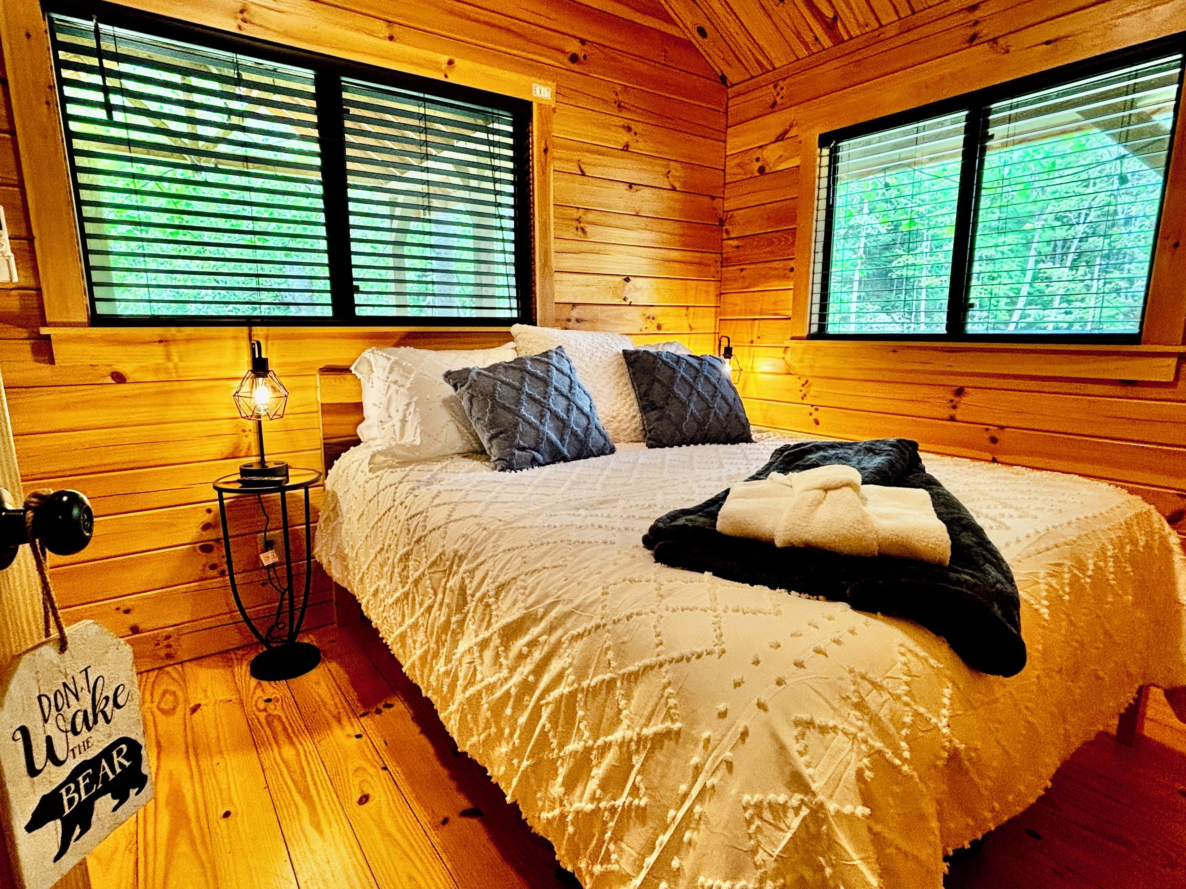 3 chambres, fer et planche à repasser, Wi-Fi, draps fournis