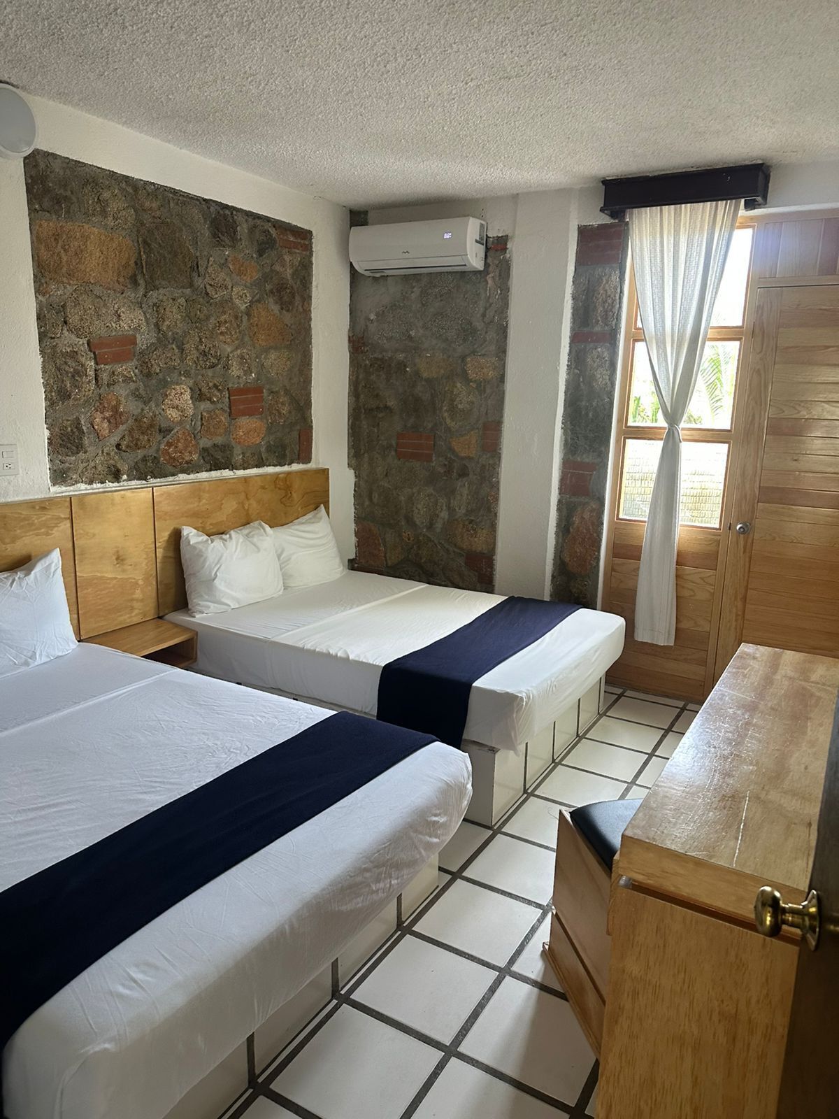Suite junior, balcón | Wifi gratis y ropa de cama 