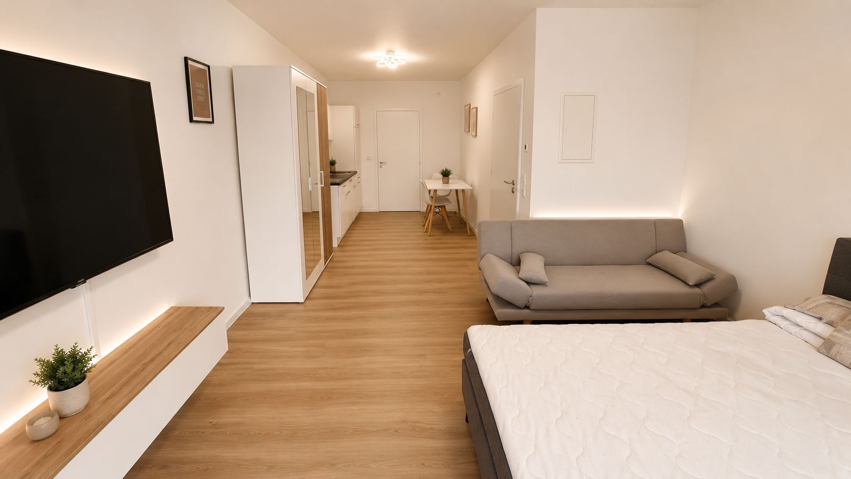 Iron/ironing board, WiFi, bed sheets