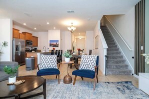 Interior - Resort Townhouse 5BR - Private Pool - Storey Lake (Kissimmee)