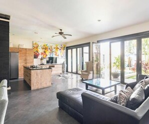 Villa | Living area - Cozzy Villa Lingkar 89 A Canggu Bali (Canggu)