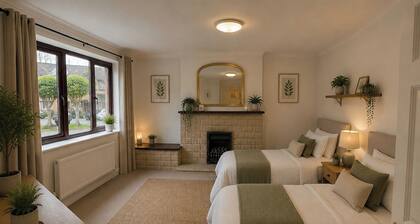 MK Corporate Manor | 5BR Luxury for Professionals