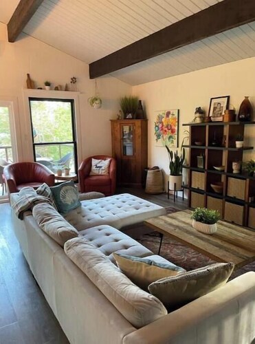 Douglas Lake Cottage Retreat