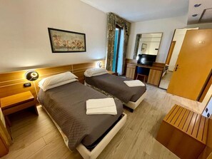 Familien-Zweibettzimmer, eigenes Bad