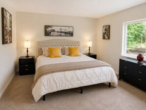 3 bedrooms, iron/ironing board, free WiFi, bed sheets