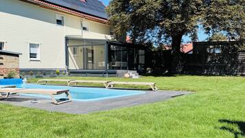 Outdoor pool, a heated pool