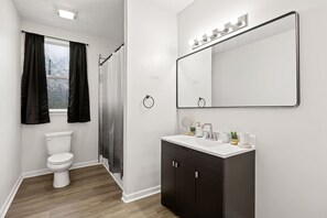 Hair dryer - Modern & Cozy Indy Stay w/ Free Parking (Indianapolis)