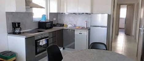 Departamento, 2 habitaciones, para fumadores | Cocina privada