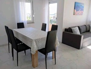 Apartment, 2 Bedrooms, Smoking, Balcony | Dining room - Nice 2 Bed Apartment (Okrug)