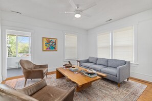 Smart TV - Zillah Conner House (Florence)