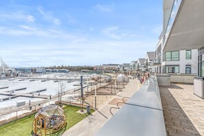 Terrace/patio - Waterfront 1BR Modern Condo | Friday Harbour (Innisfil)