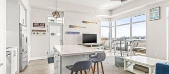 Waterfront 1BR Modern Condo | Friday Harbour