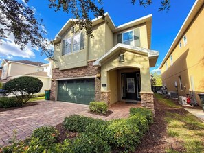 Exterior - Spacious Luxury Home | 8 BR, Pool & Spa (Kissimmee)