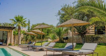 Charming Villa with private pool and maid