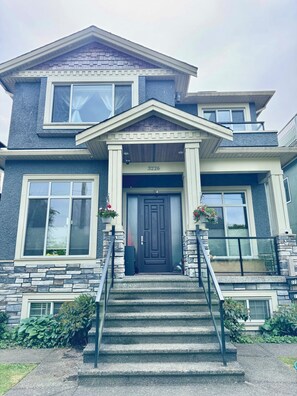 Exterior detail - Garden Suite (Vancouver)