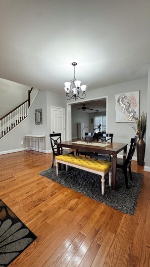 Dining - Spacious Baltimore Charm- Perfect for Families and Large Groups (Baltimore)