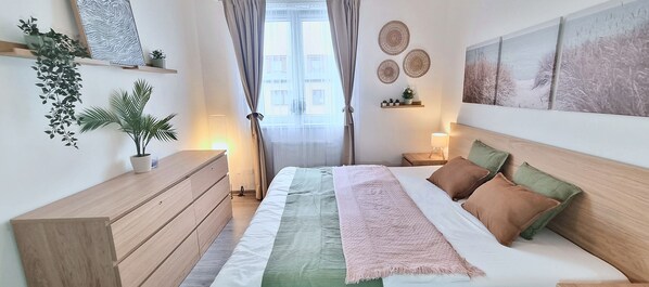 Room - Modern New Family 2BR • Self Check-in • 15 Min Prague Old Town (Hlavní město Praha)
