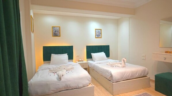 In-room safe, soundproofing, iron/ironing board, free WiFi - la vista pyramids view inn (Giza Governorate)