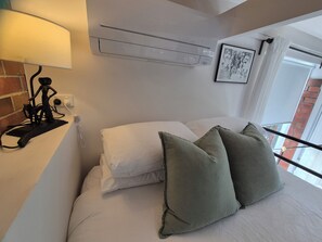 مكواة/لوح كي وواي فاي وملاءات أسرّة