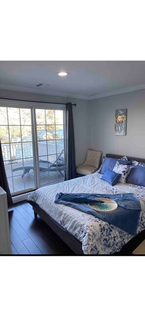 Room - New Beautiful 3-bedroom vacation home with AC & Extra space in Mastic NY (Mastic)