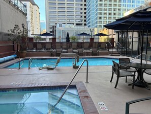 Pool - 3.1 mi. to Lumen Field, World Cup;  1-bedroom hotel suites, sleeps 4 in Seattle (Seattle)