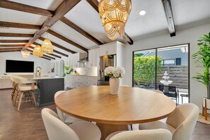 Dining - Pristine Spa Home in Buccaneer Terrace (Sarasota)