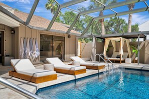 Iron/ironing board, free WiFi - Pristine Spa Home in Buccaneer Terrace (Sarasota)