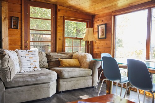 Cozy Rustic Cabin on Jack Lake