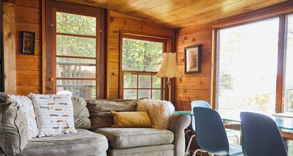 Cozy Rustic Cabin on Jack Lake