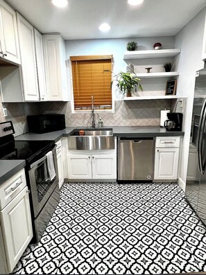 Private kitchen -     Sunnyslope Mountain View Escape (Phoenix)