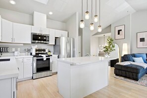 Fridge, microwave, oven, stovetop - Close to Light Rail | Sunlit Seattle Oasis & Yard (Seattle)