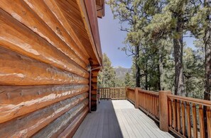 Terrace/patio - Hidden Hollow Log Cabin in the Pines (Flagstaff)