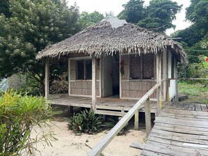Exterior - White Beach Bungalow  (Tanna Island)