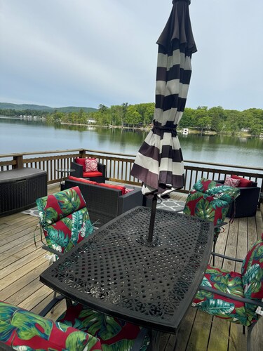Charming 4-bedroom Lake Front Cabin on Glen Lake