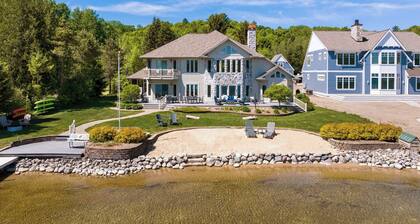 The Loon at Intermediate | Hot Tub | Waterfront