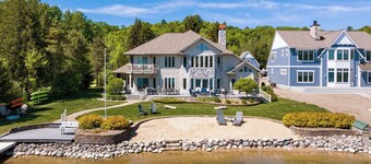 The Loon at Intermediate | Hot Tub | Waterfront