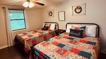 Iron/ironing board, Internet, bed sheets