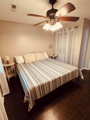 Room - Deb's Nest on the Mountain! (Crab Orchard)